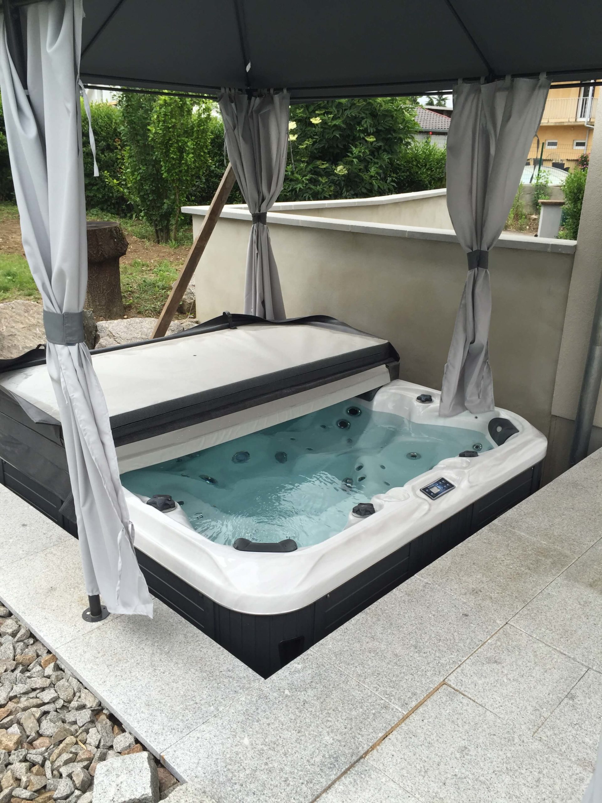 Spa volet semi-ouvert revd'eau